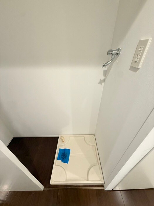 物件内観写真12　(洗濯機置場)