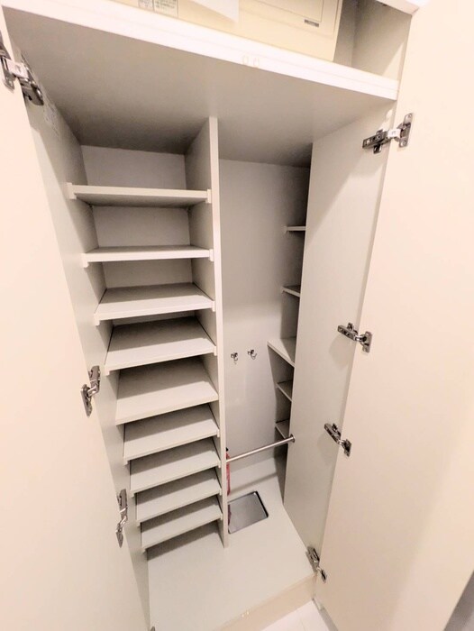 物件内観写真15　(靴箱)