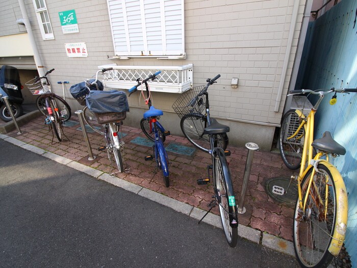 物件外観写真6　(駐輪場)
