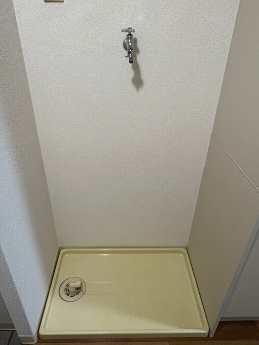 物件内観写真12　(洗濯機置場)