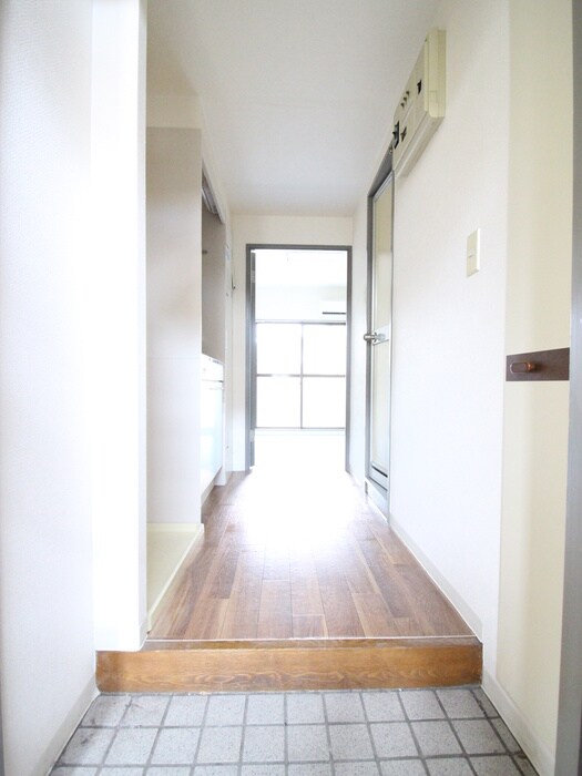 物件内観写真16　(玄関)