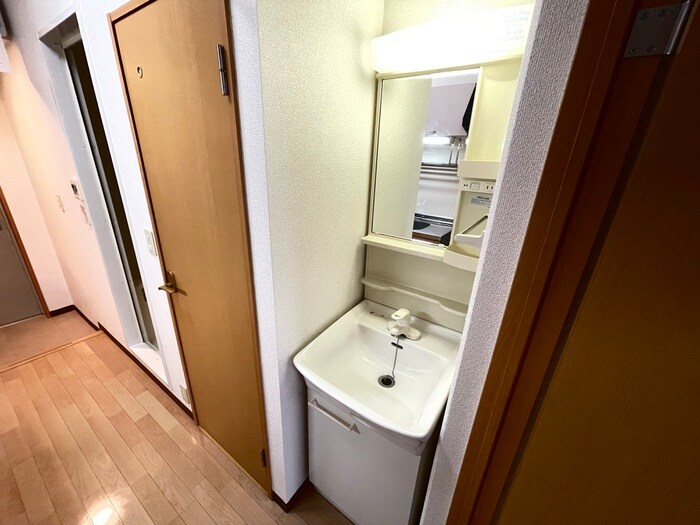 物件内観写真9　(洗面)