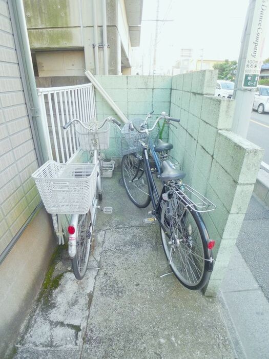 物件外観写真5　(駐輪場)