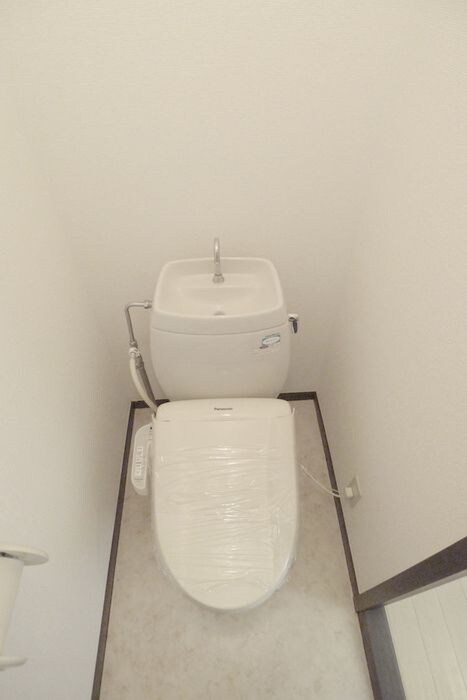 物件内観写真14　(トイレ)