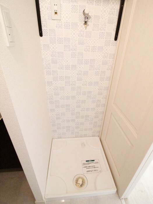物件内観写真15　(洗濯機置場)