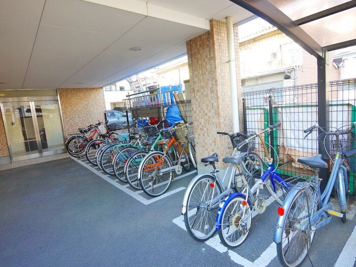 物件外観写真5　(駐輪場)