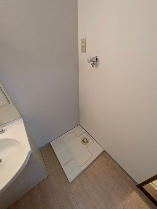 物件内観写真21　(洗濯機置場)