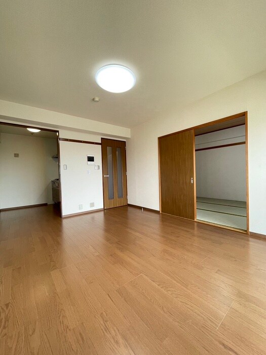 物件内観写真8　(居室)