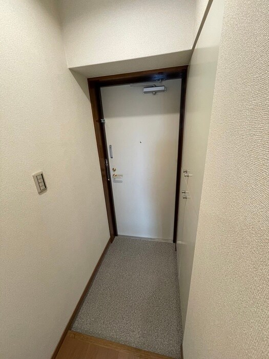 物件内観写真21　(玄関)