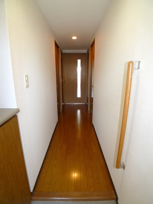 物件内観写真12　(玄関)