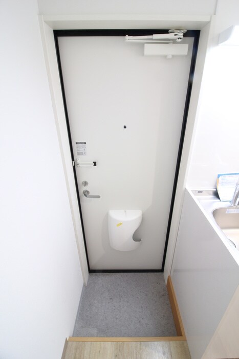 物件内観写真4　(玄関)