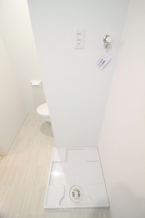 物件内観写真10　(洗濯機置場)