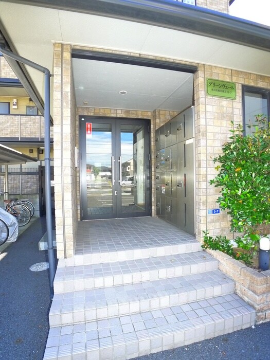 物件外観写真2　(エントランス部分)