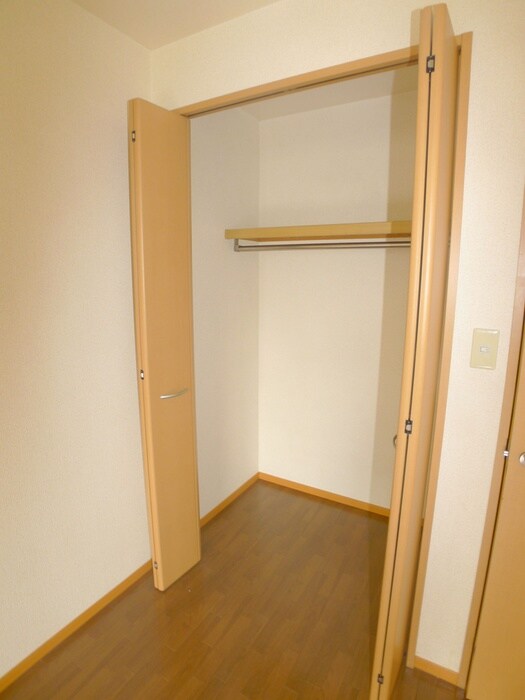 物件内観写真12　(収納)