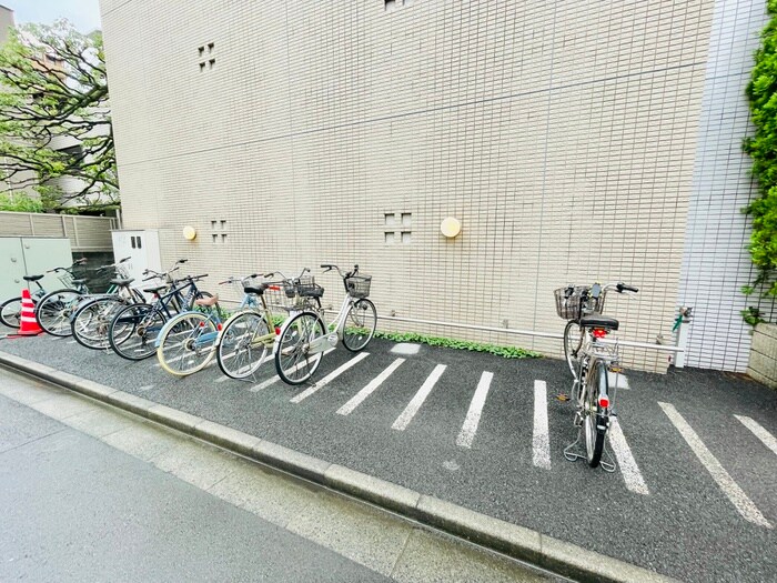 物件外観写真6　(駐輪場)