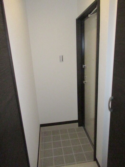 物件内観写真15　(玄関)