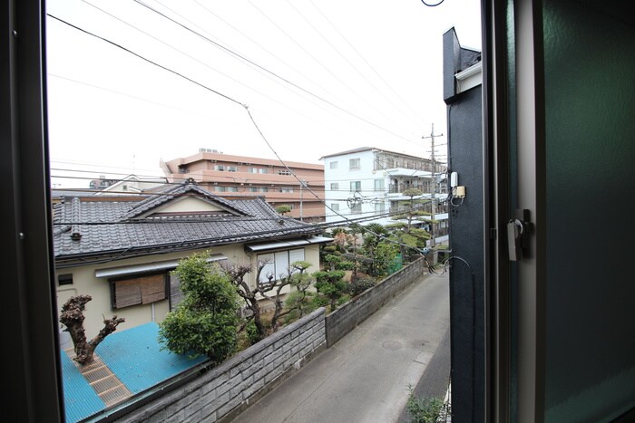 物件内観写真16　(室内からの展望)