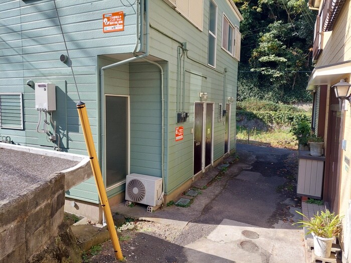 物件外観写真3　(エントランス部分)