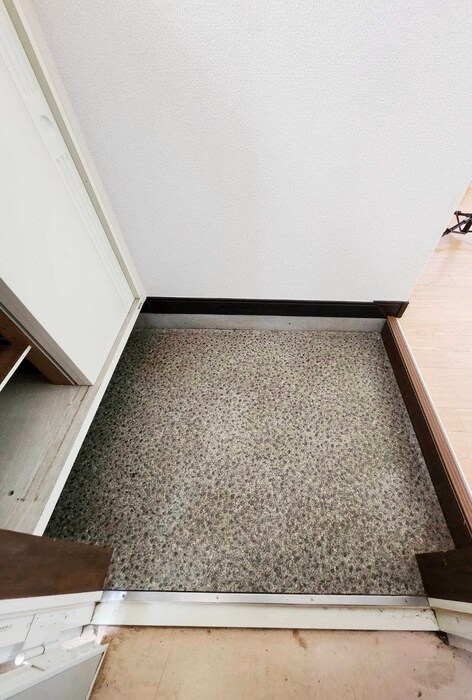 物件内観写真15　(玄関)