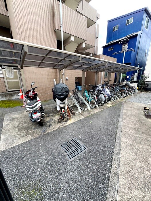 物件外観写真5　(駐輪場)