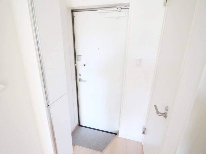 物件内観写真15　(玄関)
