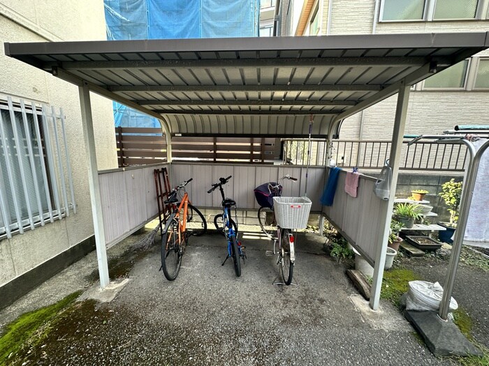 物件外観写真3　(駐輪場)
