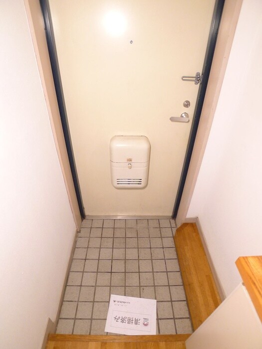 物件内観写真13　(玄関)