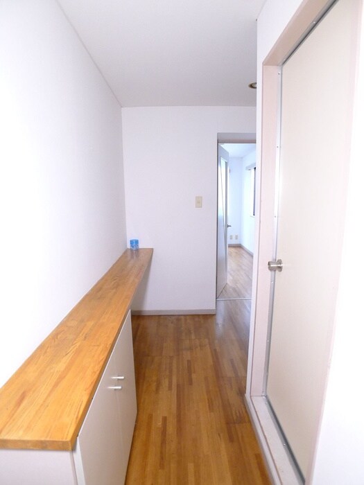 物件内観写真18　(廊下)