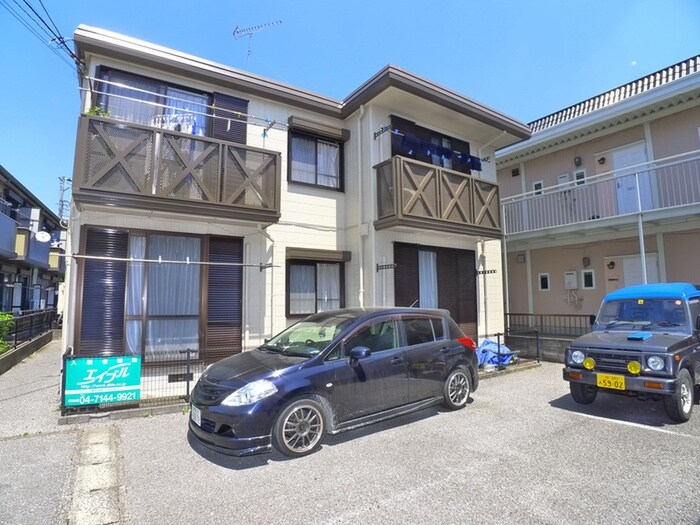 物件外観写真3　(駐車場)