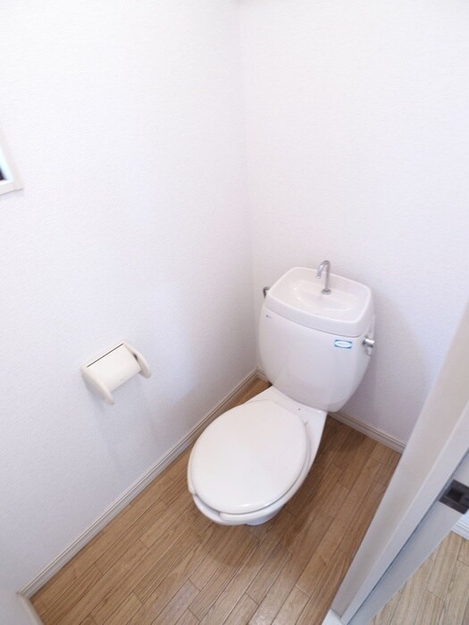 物件内観写真12　(トイレ)