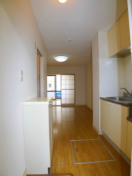 物件内観写真13　(玄関)