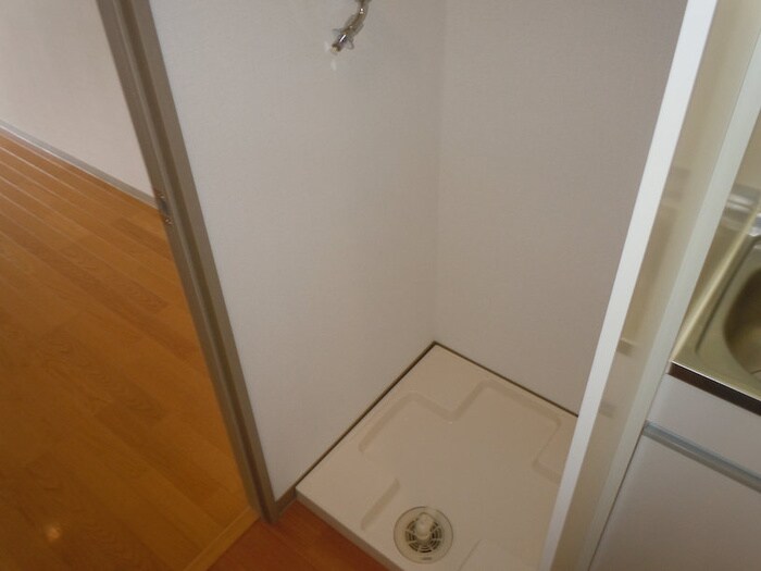 物件内観写真9　(洗濯機置場)