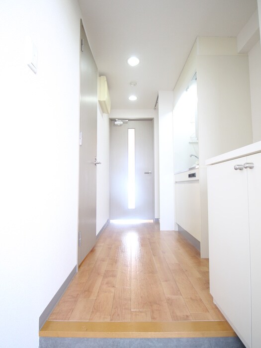 物件内観写真10　(玄関)