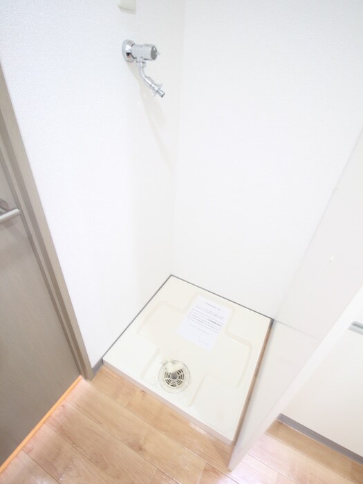 物件内観写真14　(洗濯機置場)