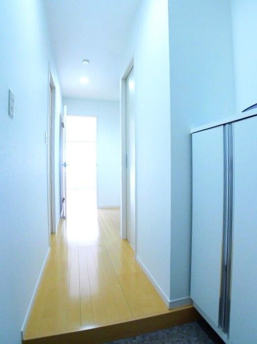 物件内観写真7　(玄関)