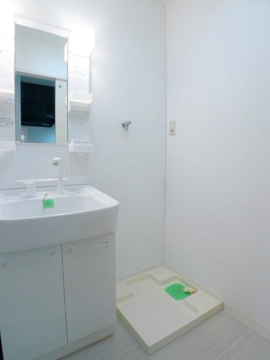 物件内観写真13　(洗濯機置場)