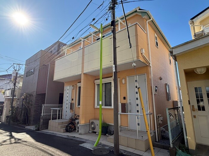 砧4丁目メゾネット住宅の物件外観写真