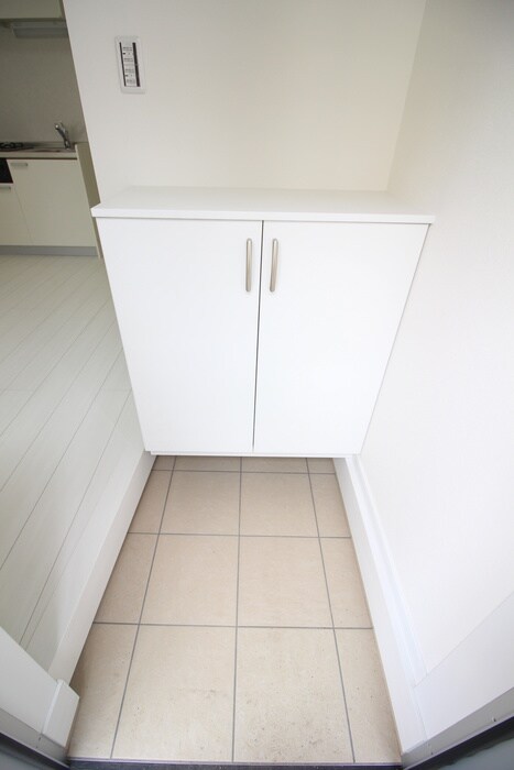 物件内観写真14　(玄関)