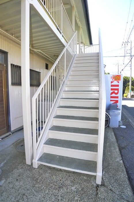 物件外観写真4　(エントランス部分)