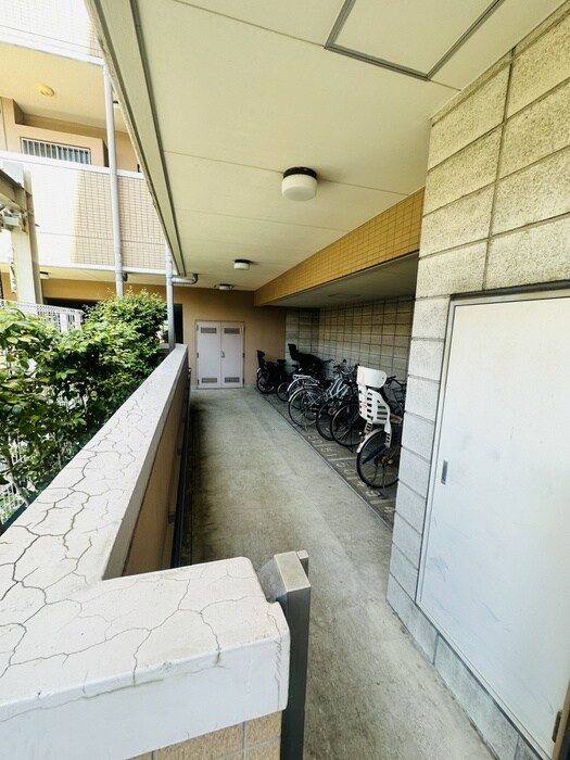 物件外観写真6　(駐輪場)