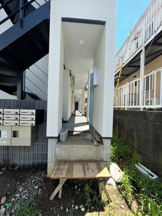 物件外観写真4　(エントランス部分)