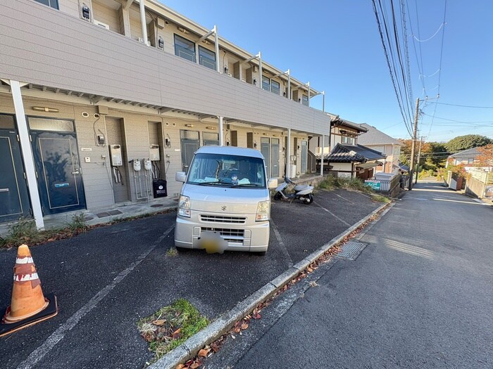 物件外観写真4　(駐車場)