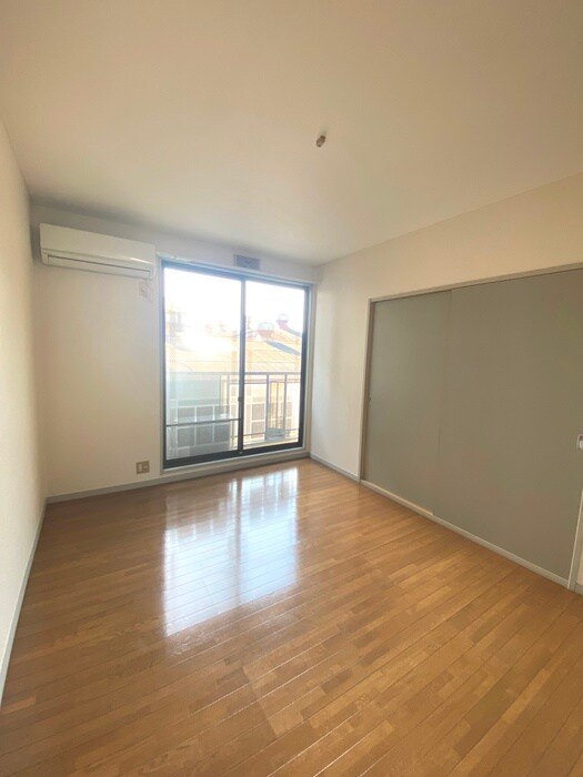 物件内観写真4　(居室)