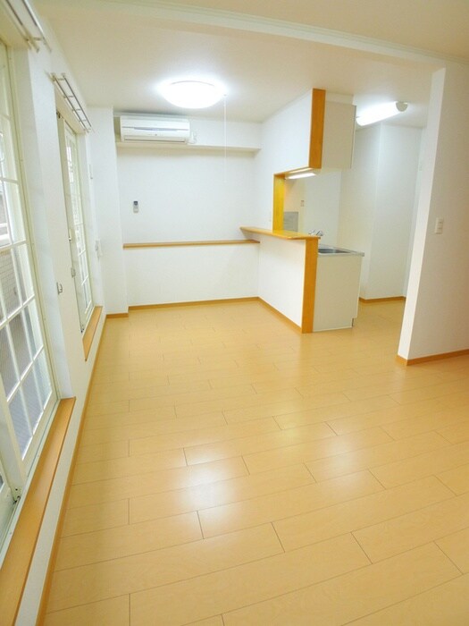 物件内観写真10　(居室)