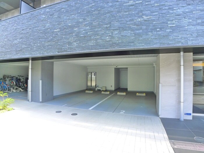 物件外観写真6　(駐車場)