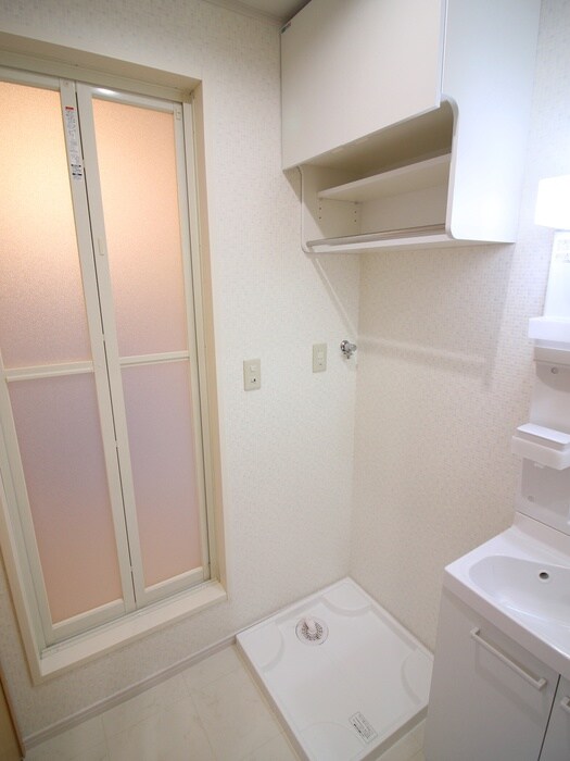 物件内観写真11　(洗濯機置場)