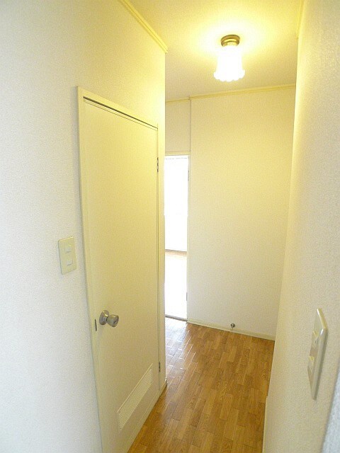 物件内観写真12　(玄関)