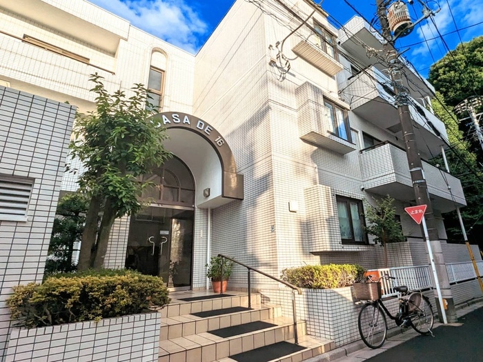 物件外観写真3　(エントランス部分)