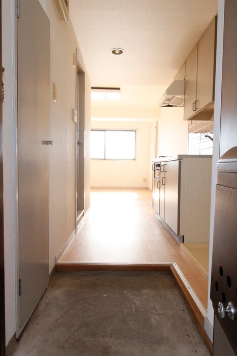 物件内観写真15　(玄関)