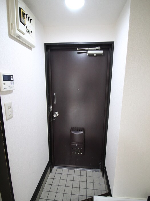 物件内観写真11　(玄関)